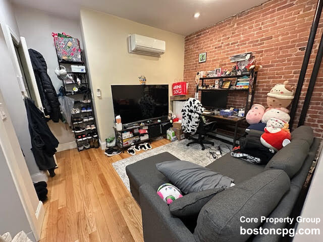 https://ygl-photos.s3.us-west-004.backblazeb2.com/5856W67feb2a05a43a.jpg