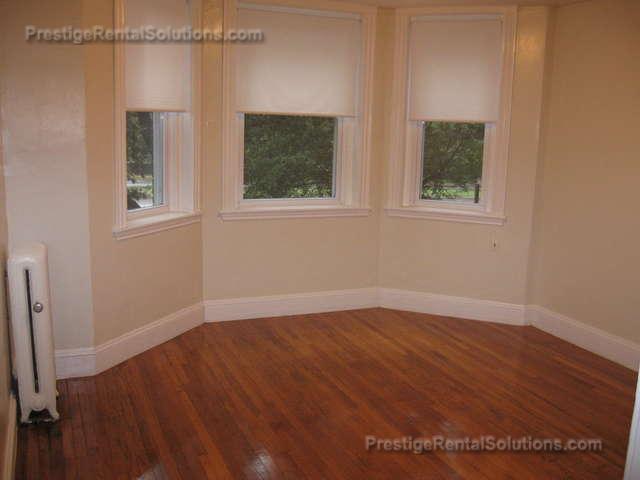 368 Riverway, Mission Hill