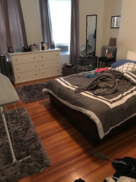 1589 Beacon St, Washington Square