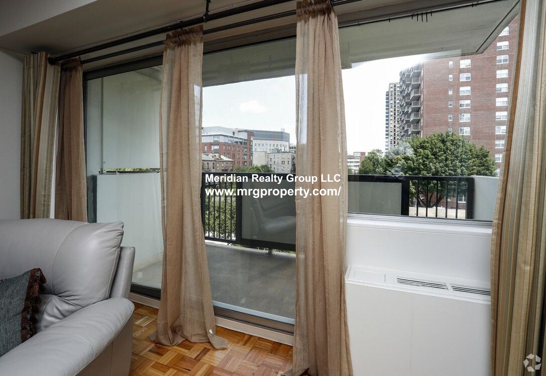 1575 Tremont St, Mission Hill