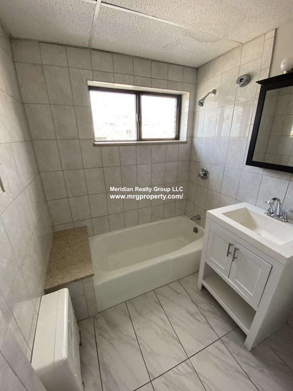 287 Main St, Medford