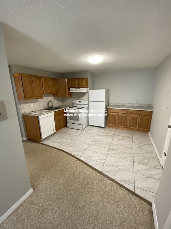 287 Main St, Medford