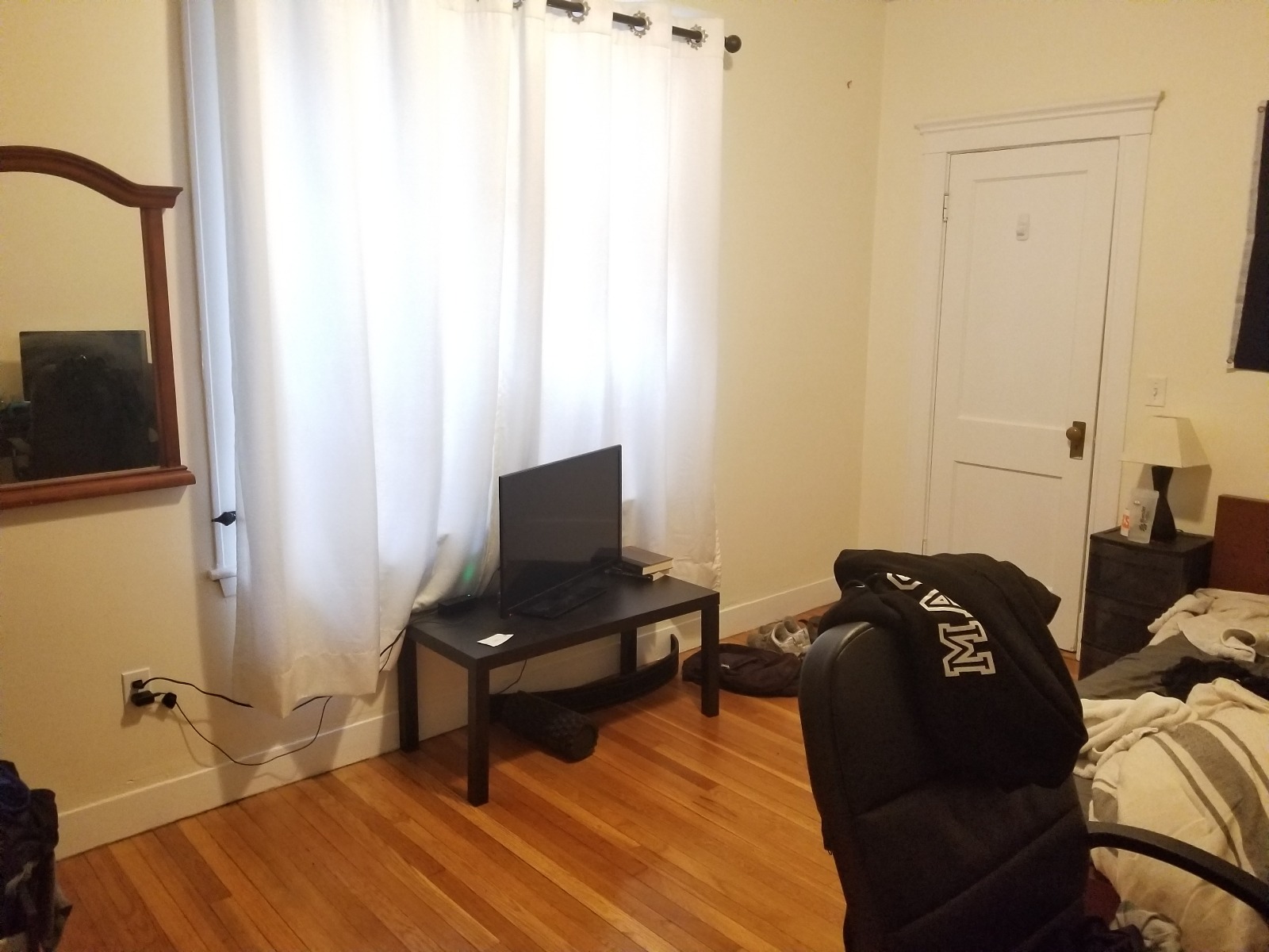 6 bed, 2 bath apartment for rent at 81 Gibbs Unit 4, Brookline — photo 6 of 7