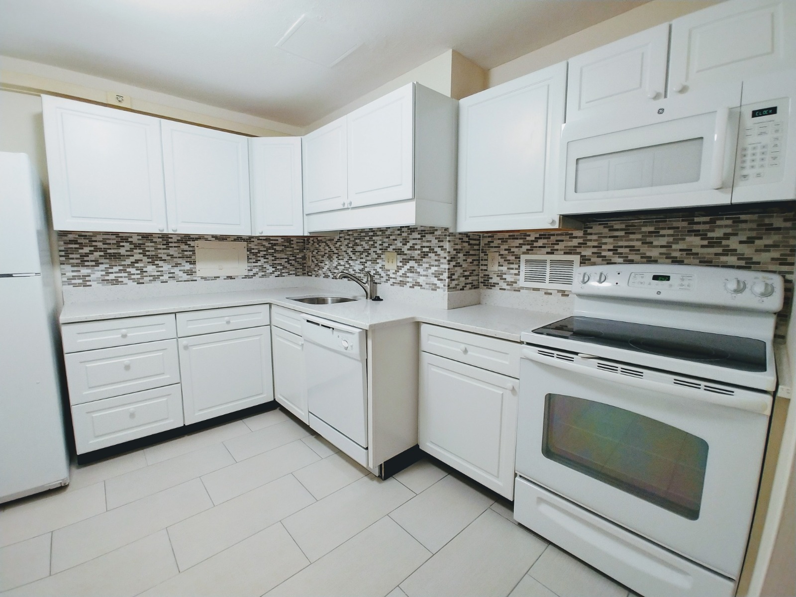 101 Monmouth St, Longwood