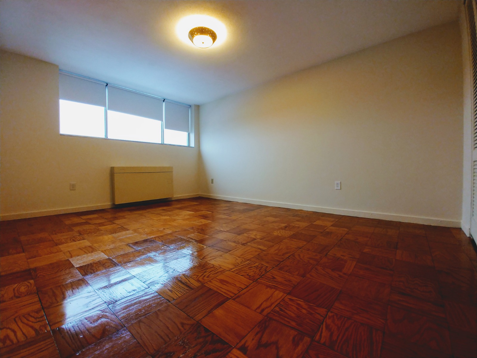 101 Monmouth St, Longwood