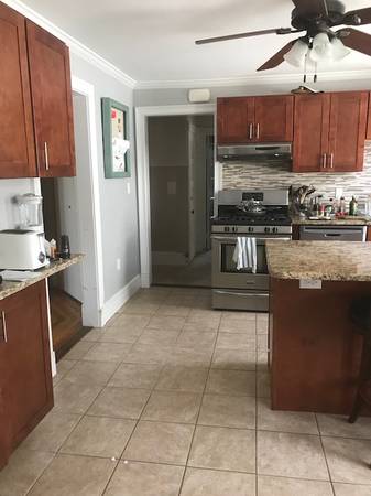 1 bed, 2 bath apartment for rent at 18 Blake St Unit 1, Quincy — photo 1 of 14