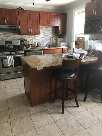 1 bed, 2 bath apartment for rent at 18 Blake St Unit 1, Quincy — photo 2 of 14