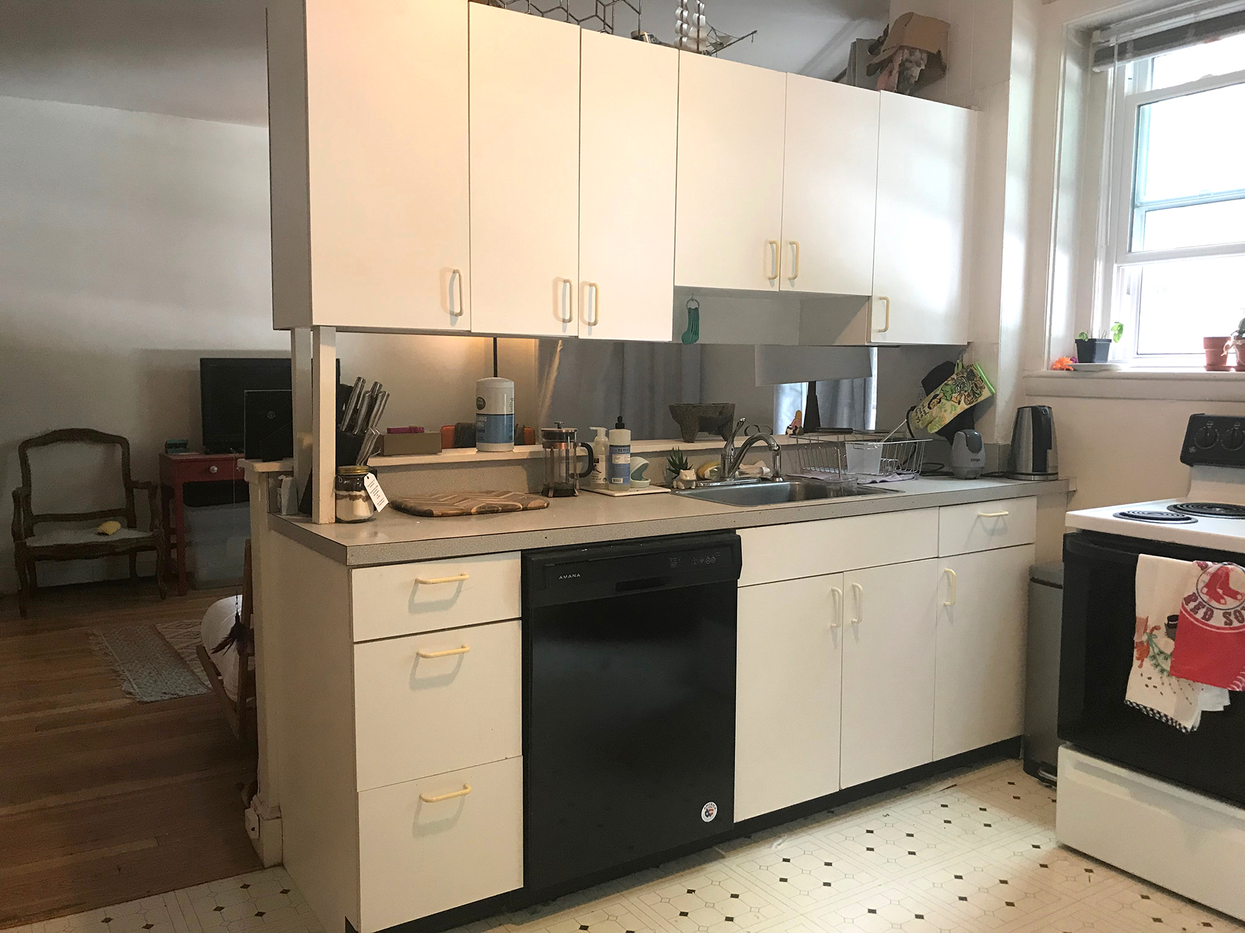 199 Winthrop Rd, Washington Square