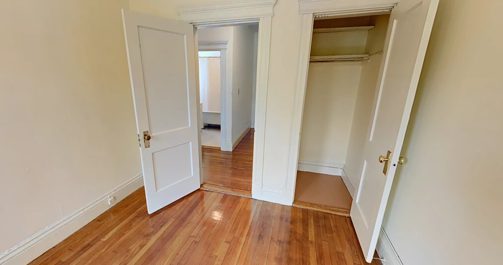 102 Queensberry St, Fenway