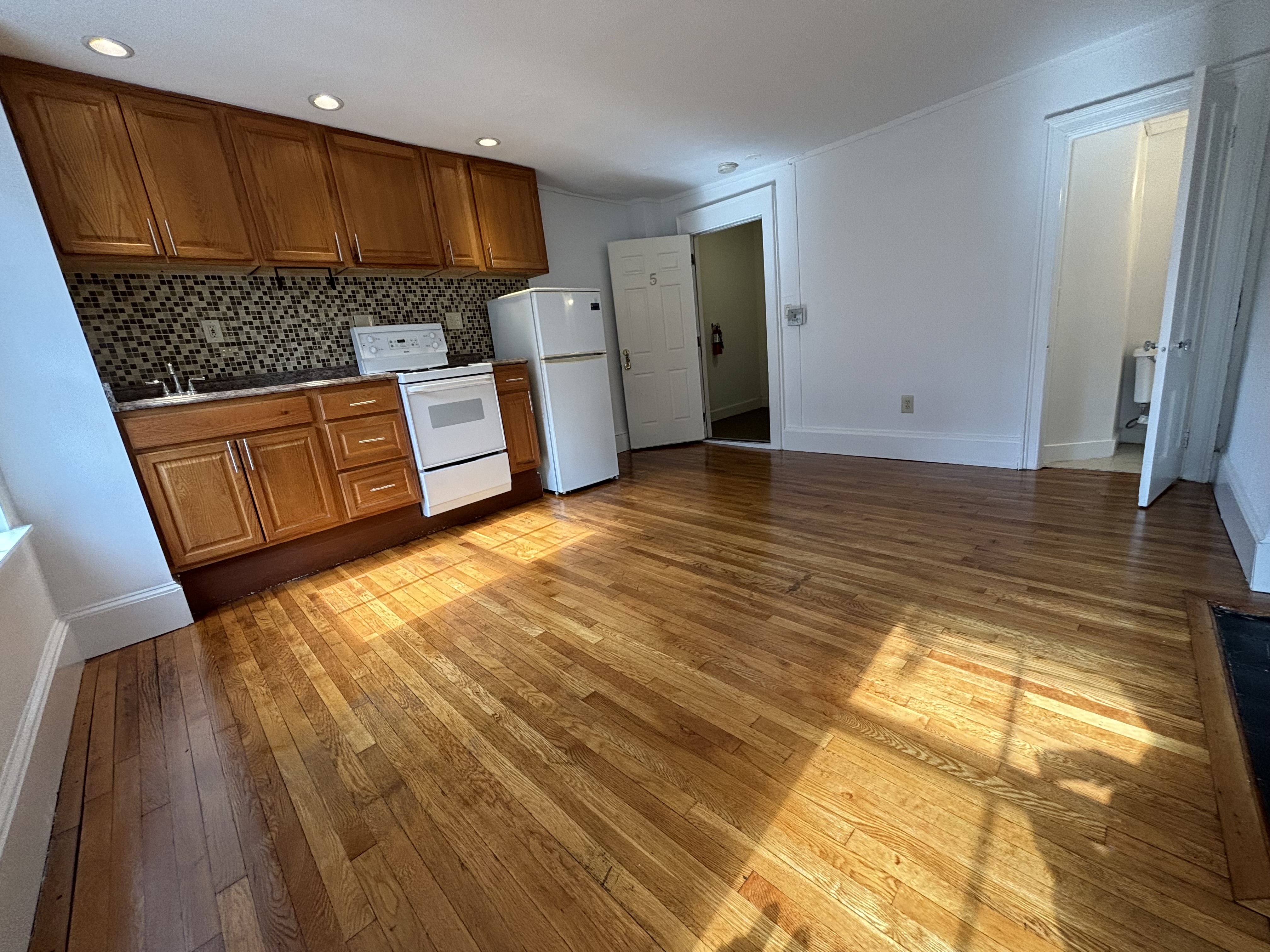 90 Myrtle St, Beacon Hill