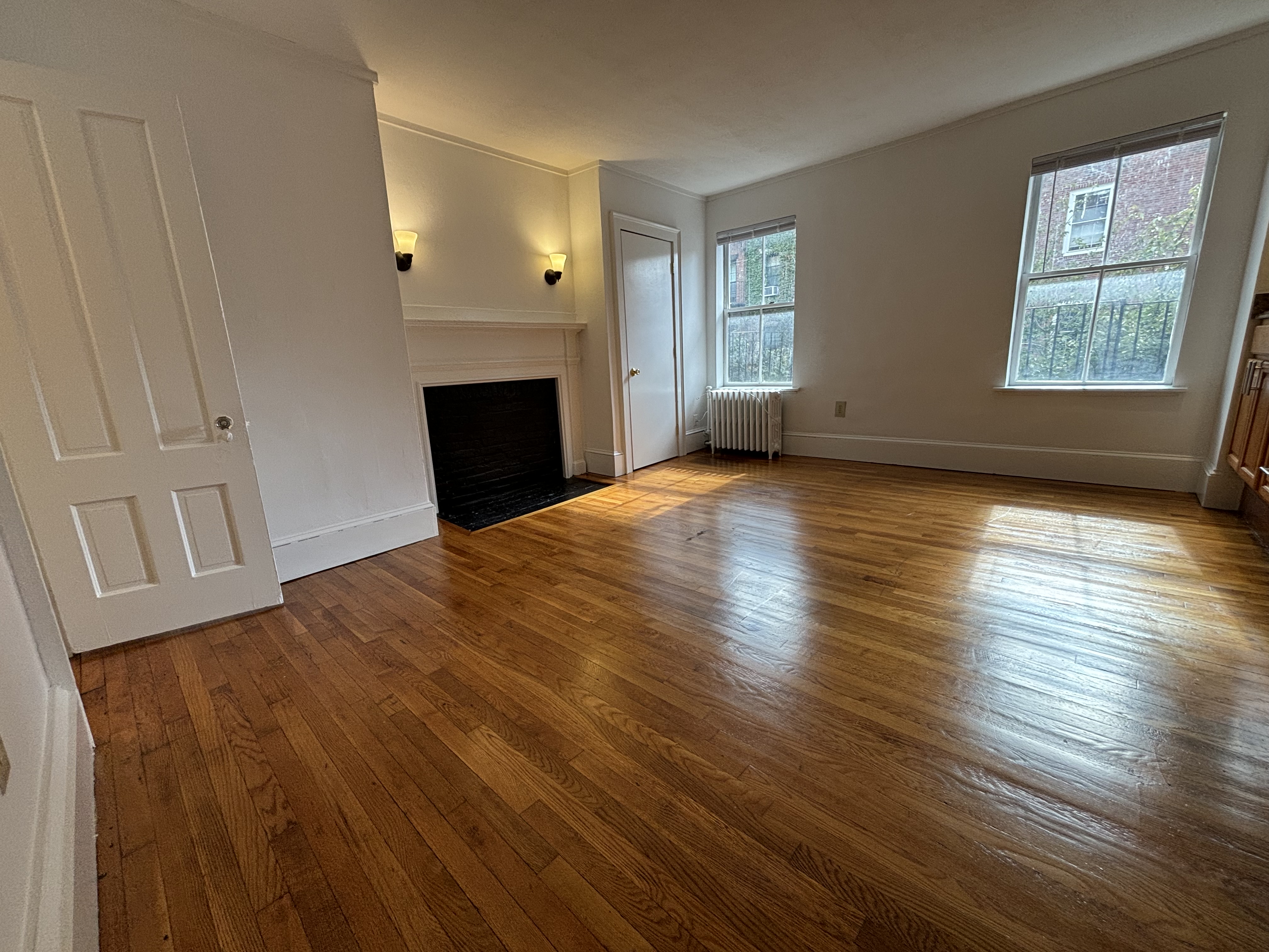 90 Myrtle St, Beacon Hill