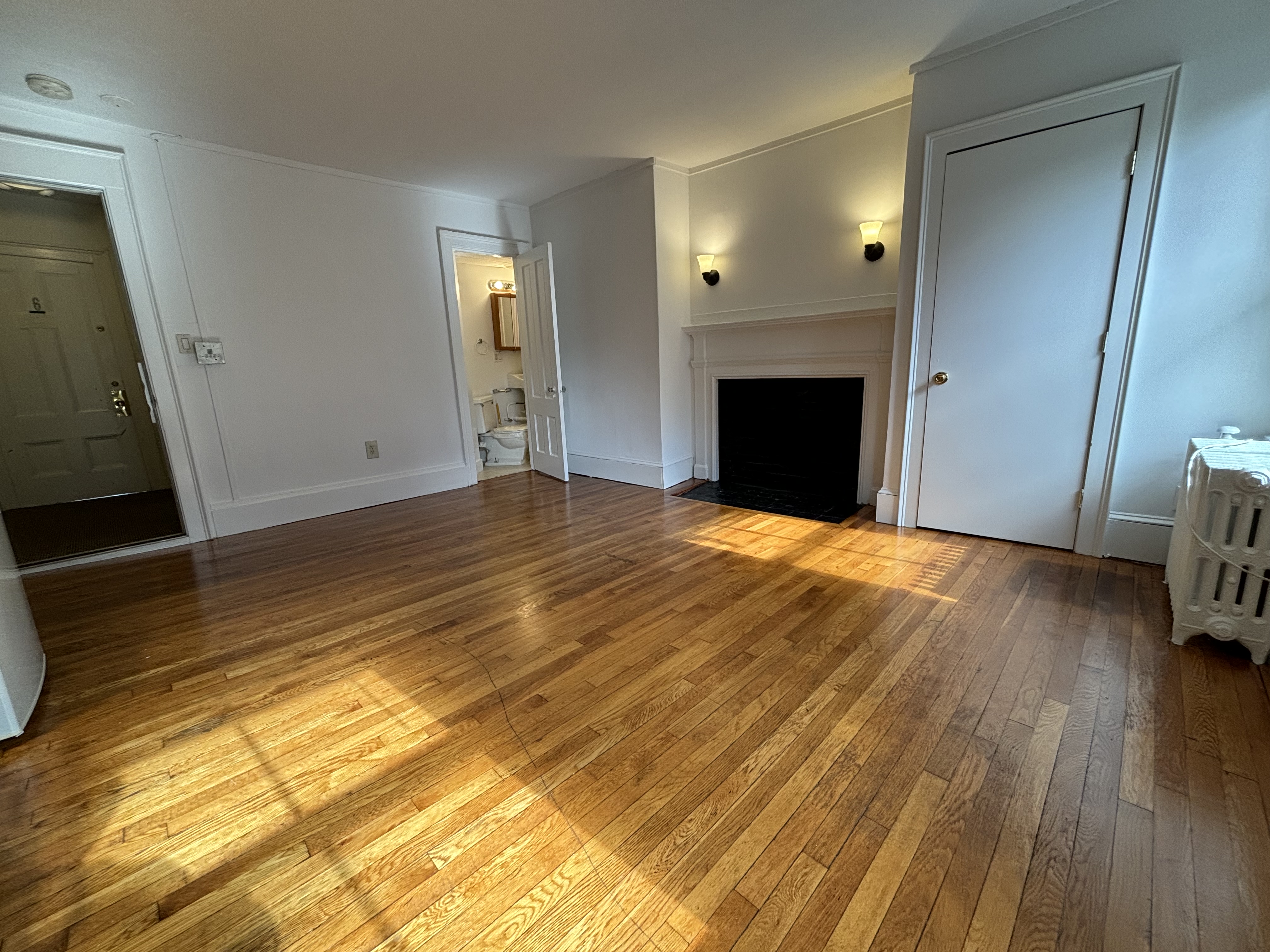 90 Myrtle St, Beacon Hill