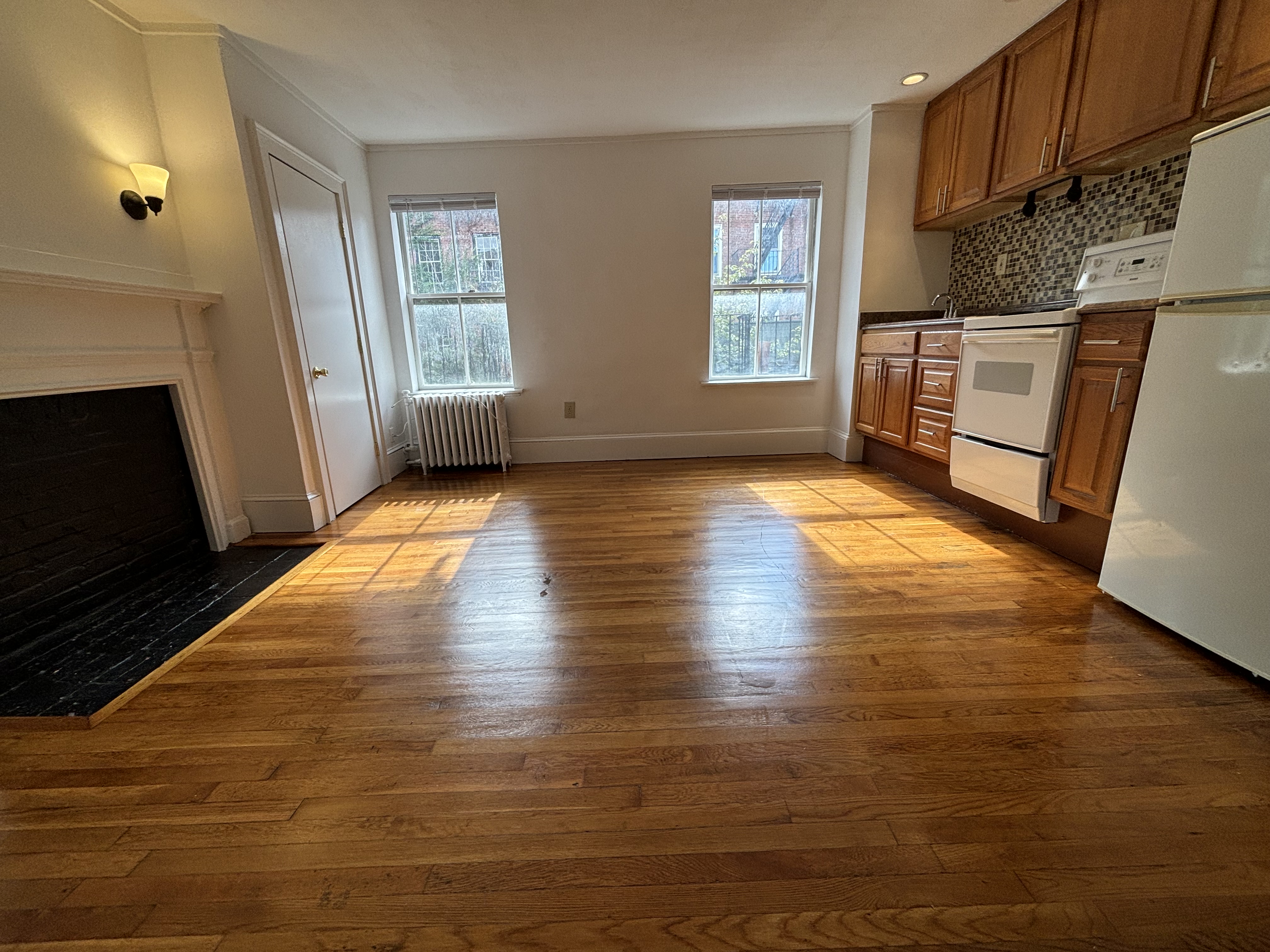 90 Myrtle St, Beacon Hill