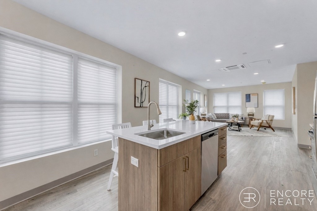 Photos of apartment on Cummins Hwy,Boston MA 02131