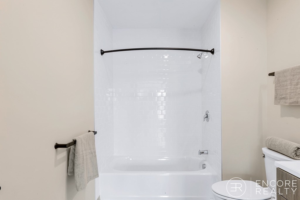 Photos of apartment on Cummins Hwy,Boston MA 02131