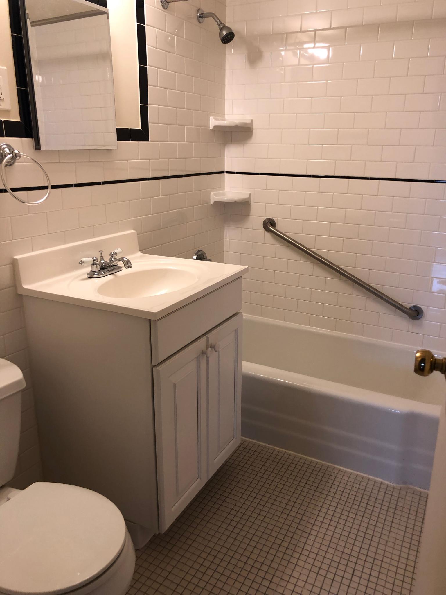 101 Monmouth St, Longwood