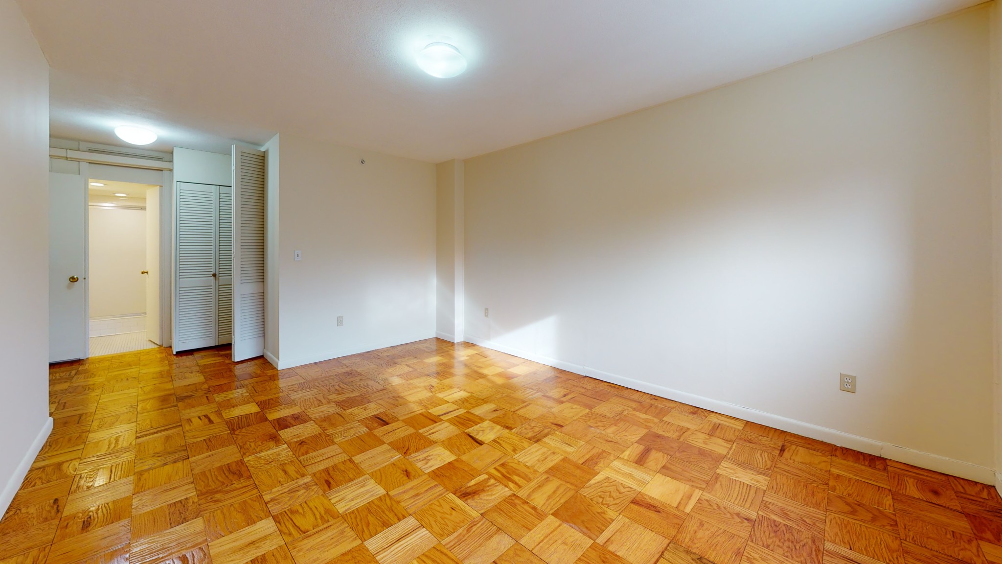 101 Monmouth St, Longwood