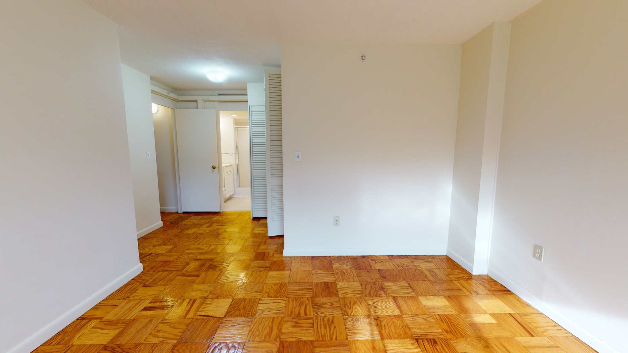 101 Monmouth St, Longwood