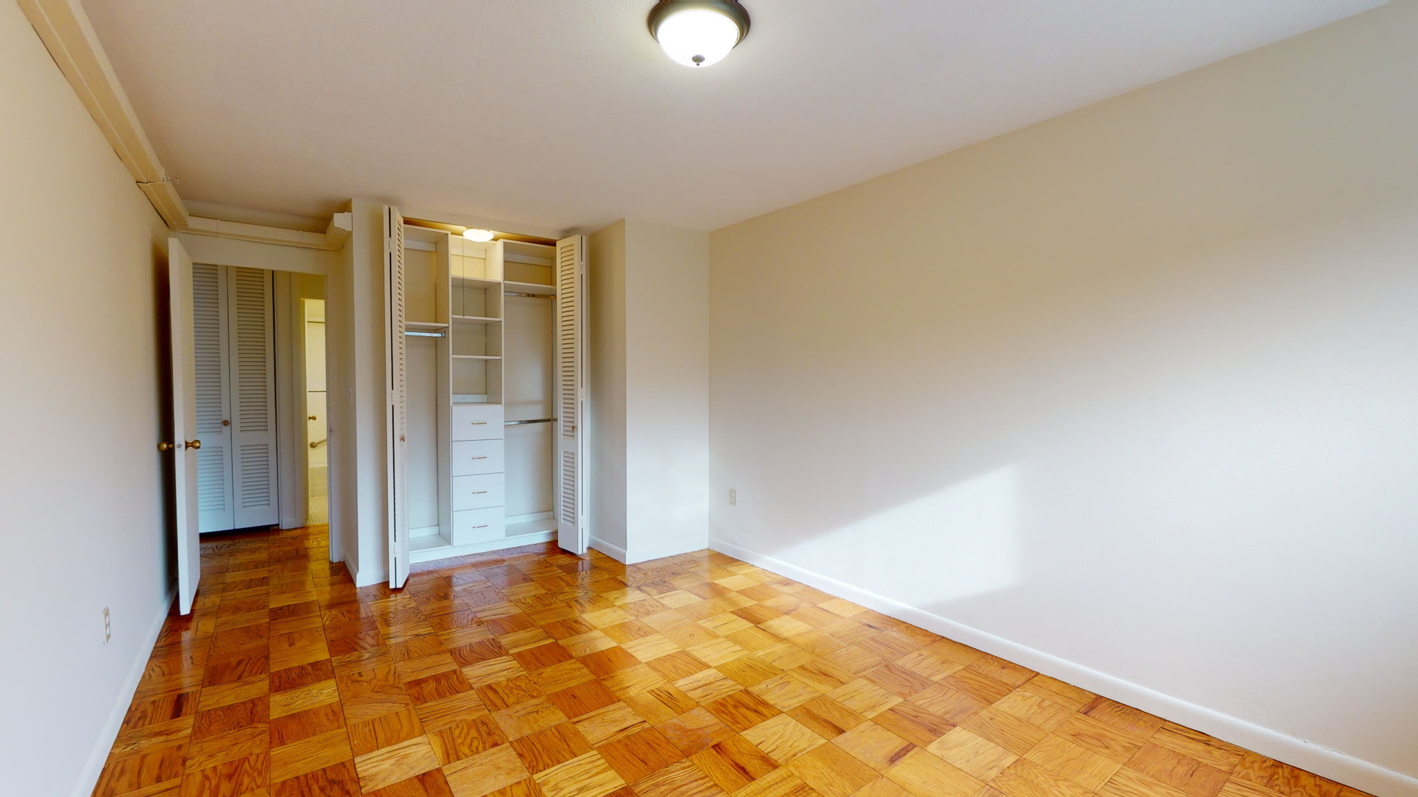 101 Monmouth St, Longwood