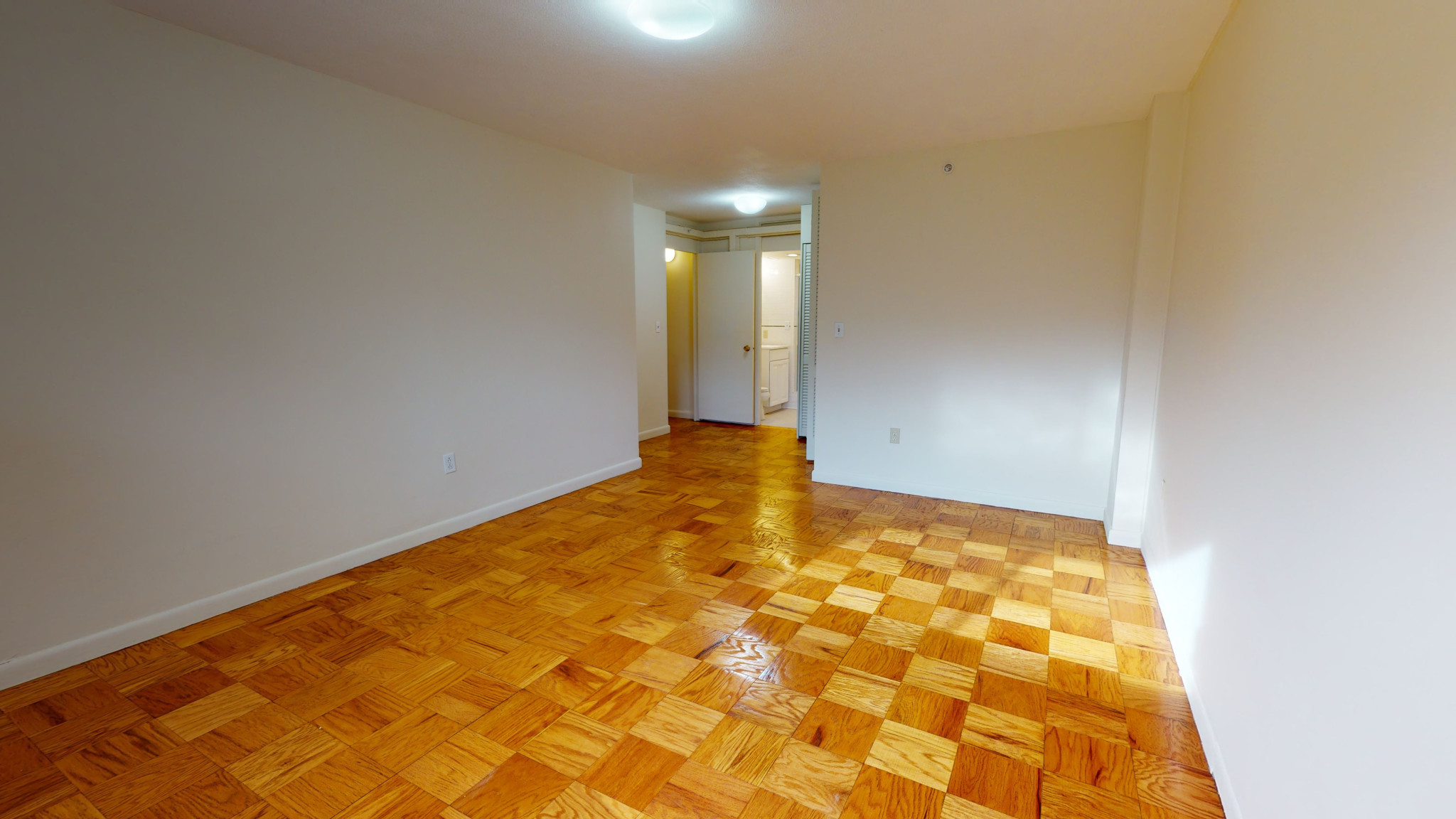 101 Monmouth St, Longwood