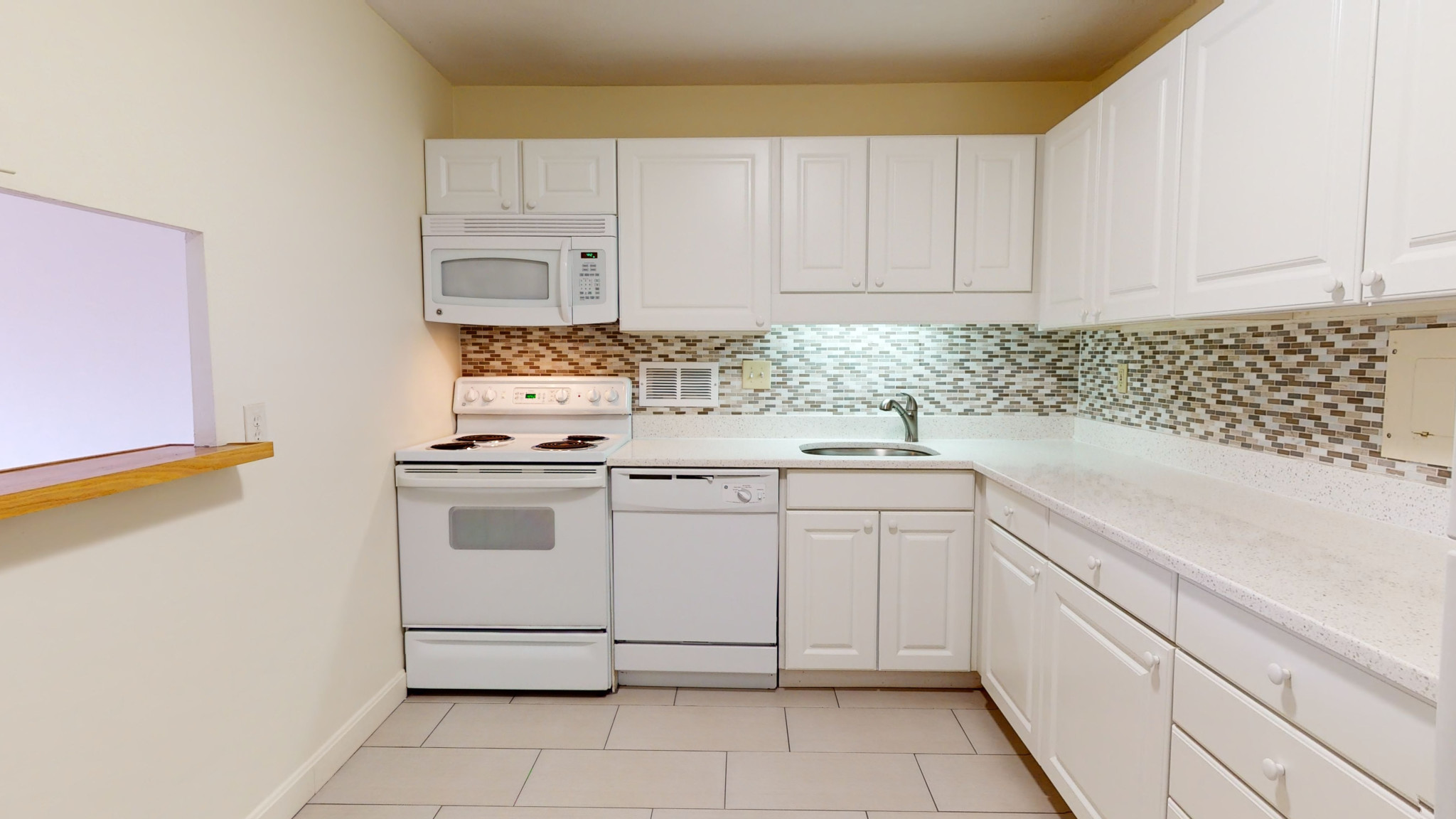 101 Monmouth St, Longwood