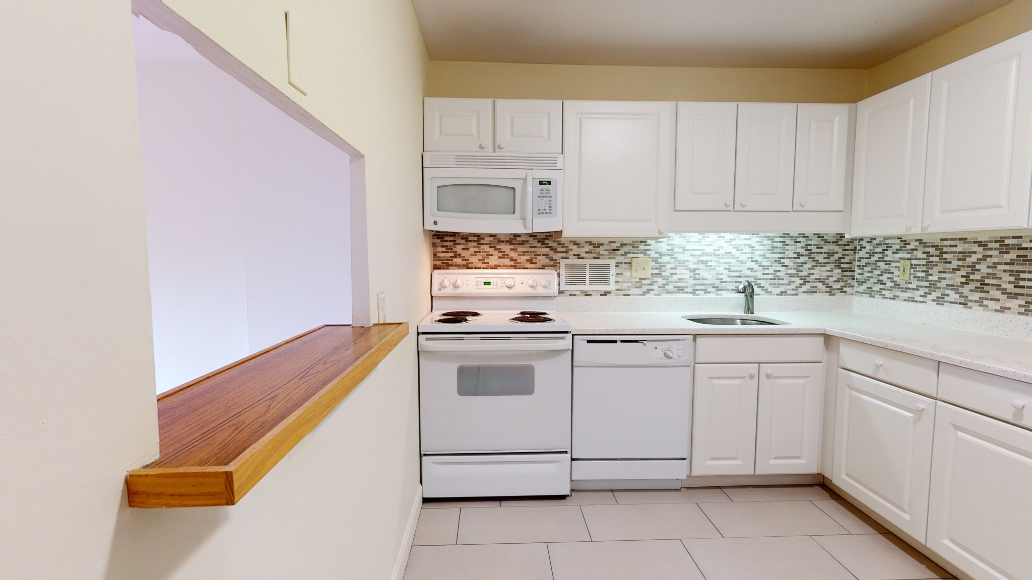 101 Monmouth St, Longwood