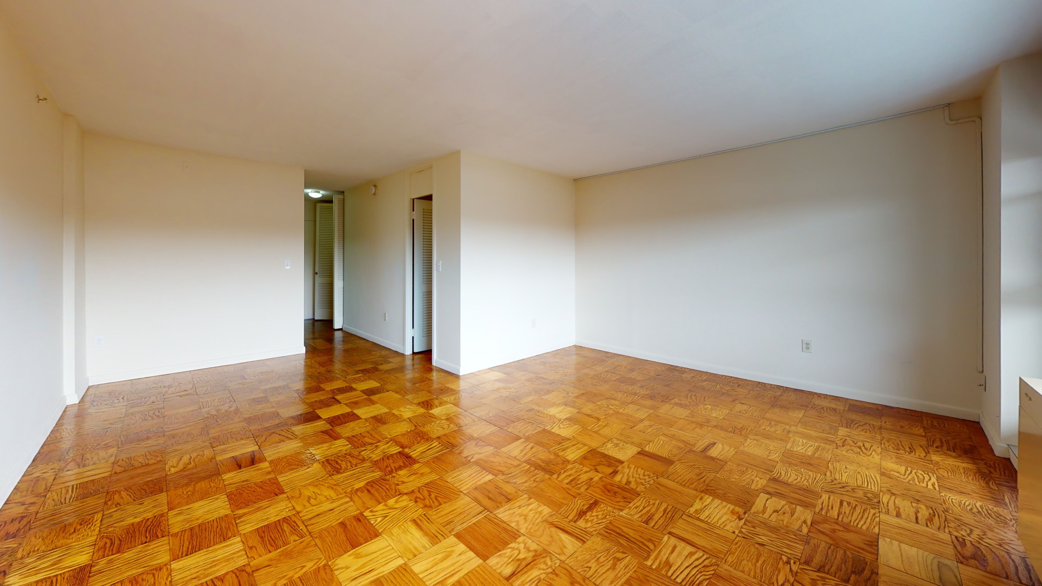 101 Monmouth St, Longwood