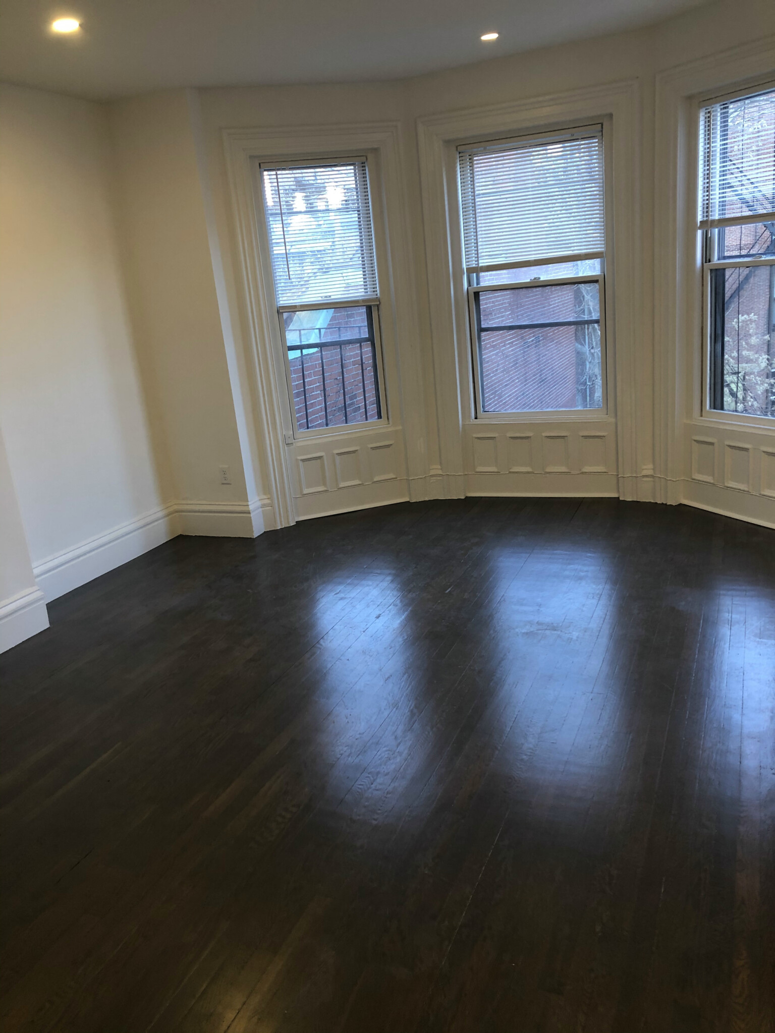 225 Newbury St, Back Bay