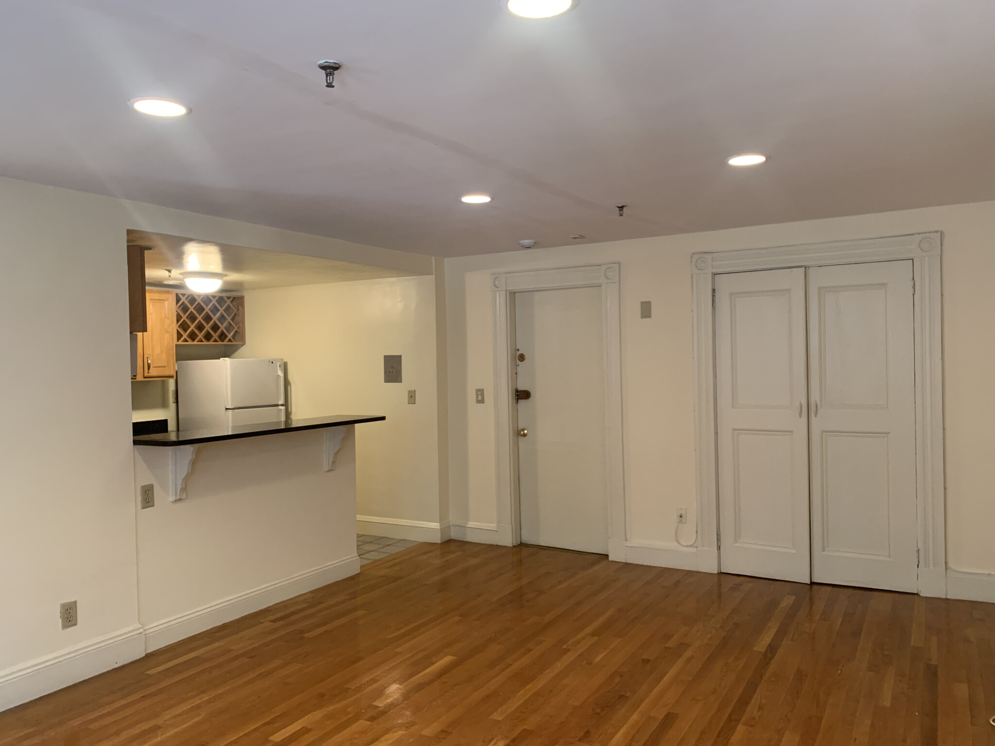 379 Commonwealth Ave, Fenway