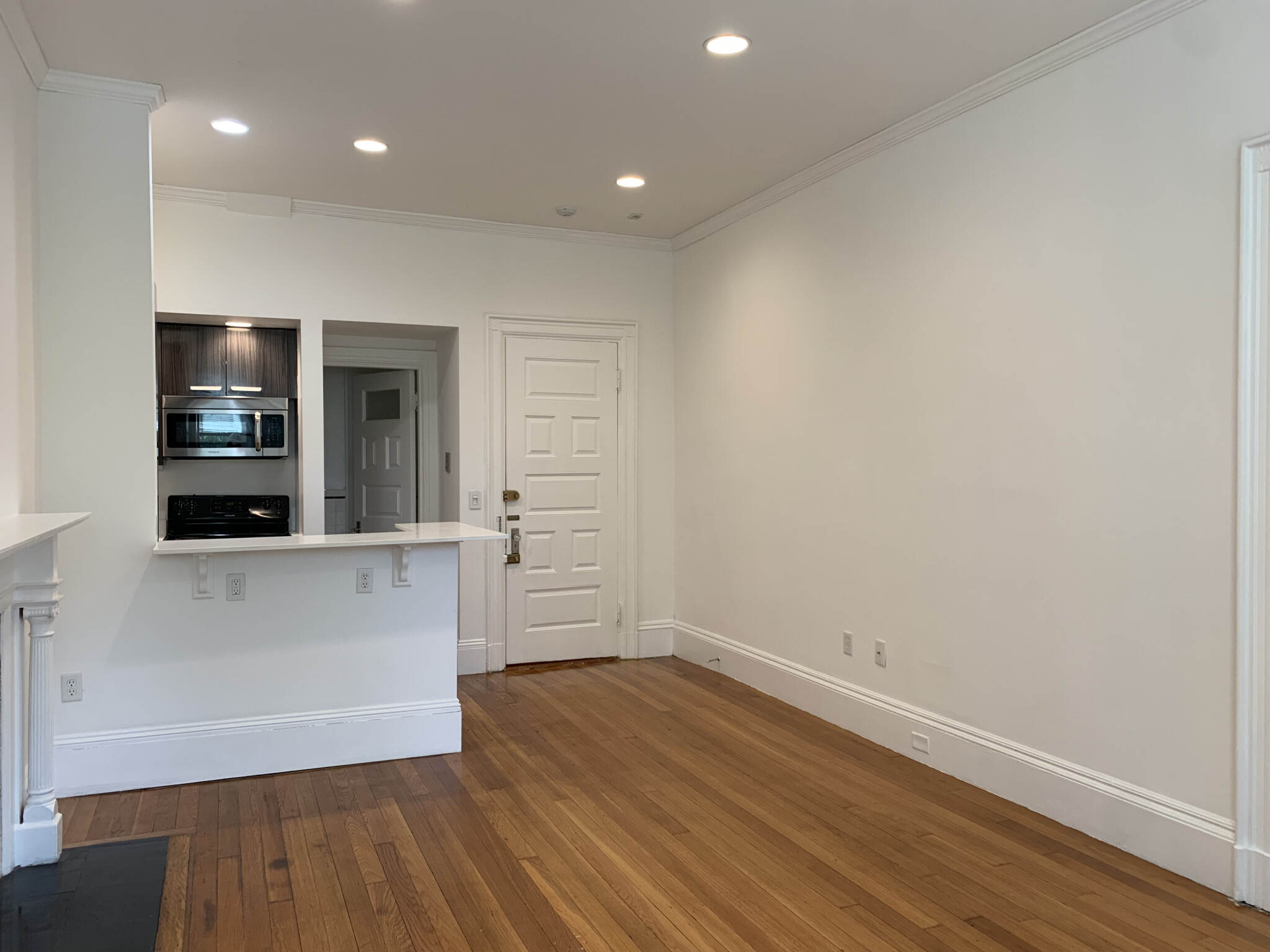 379 Commonwealth Ave, Fenway