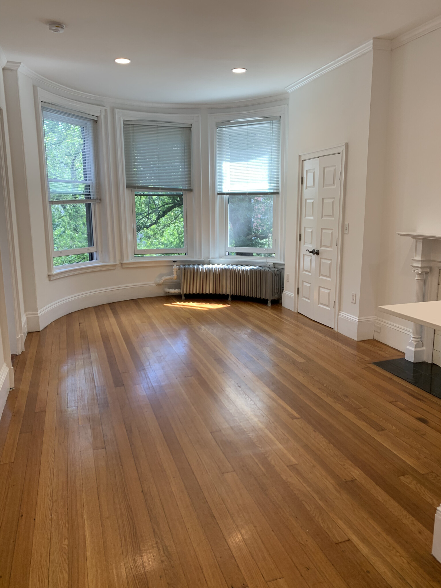 379 Commonwealth Ave, Fenway