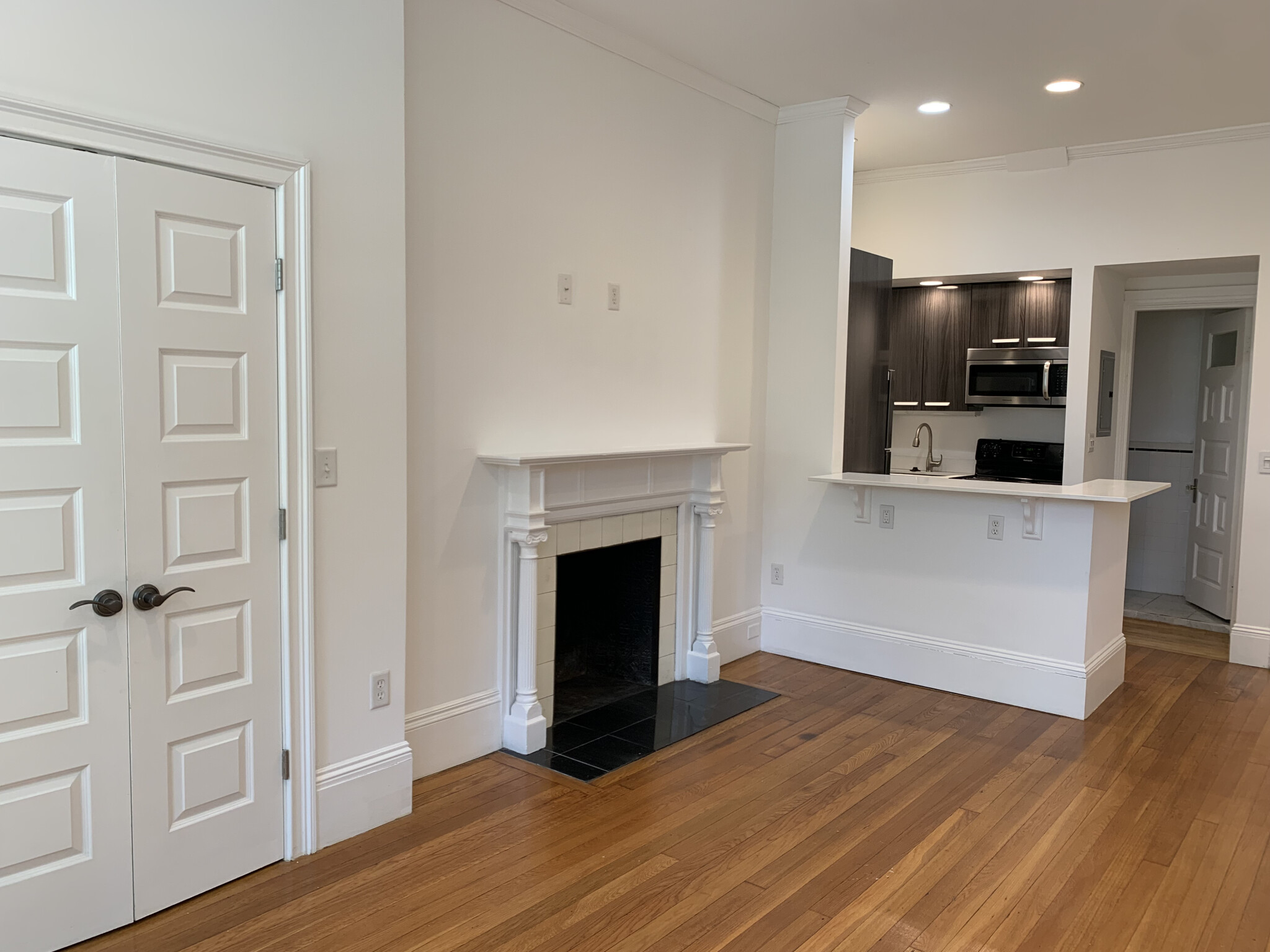 379 Commonwealth Ave, Fenway