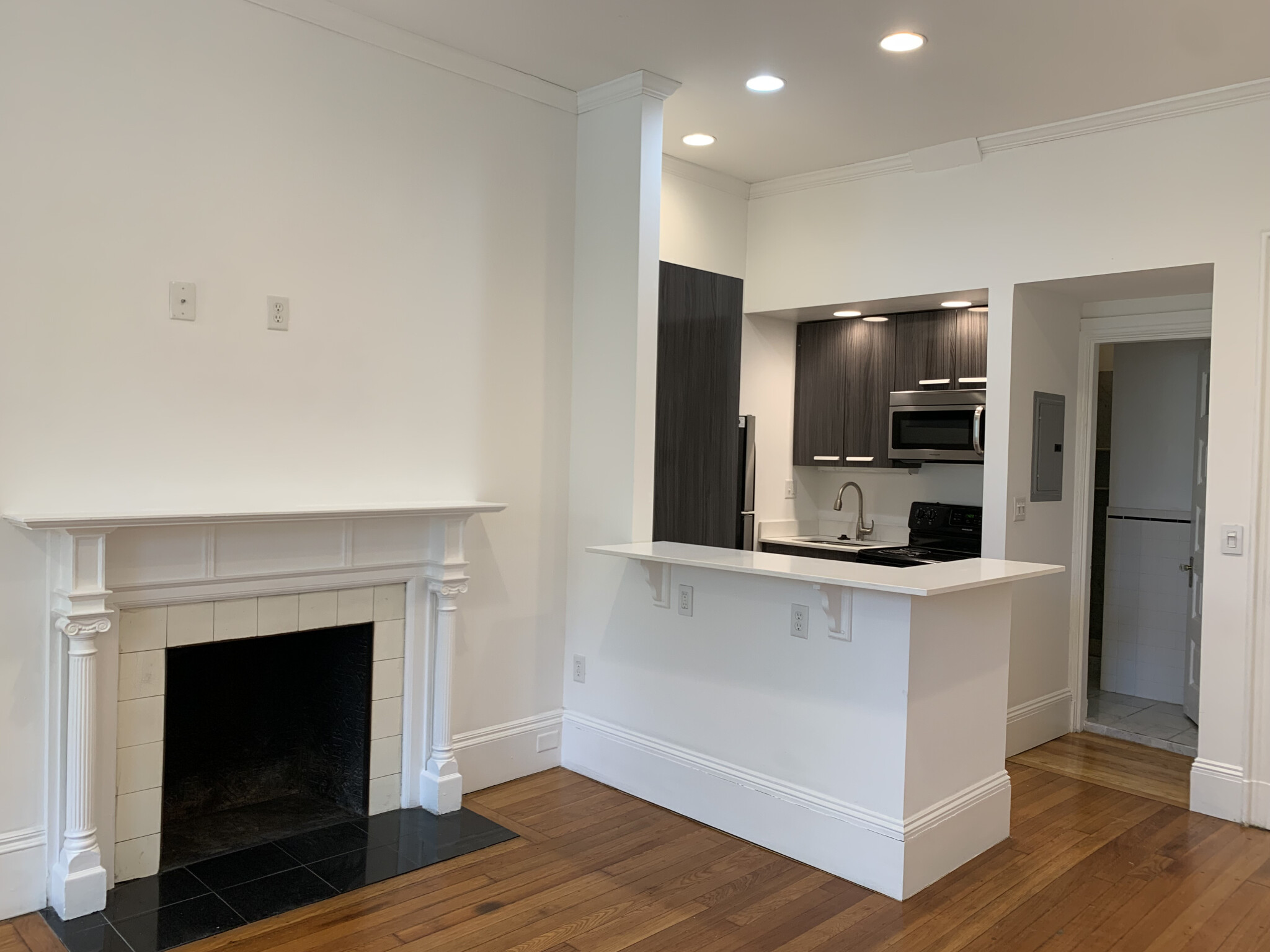 379 Commonwealth Ave, Fenway