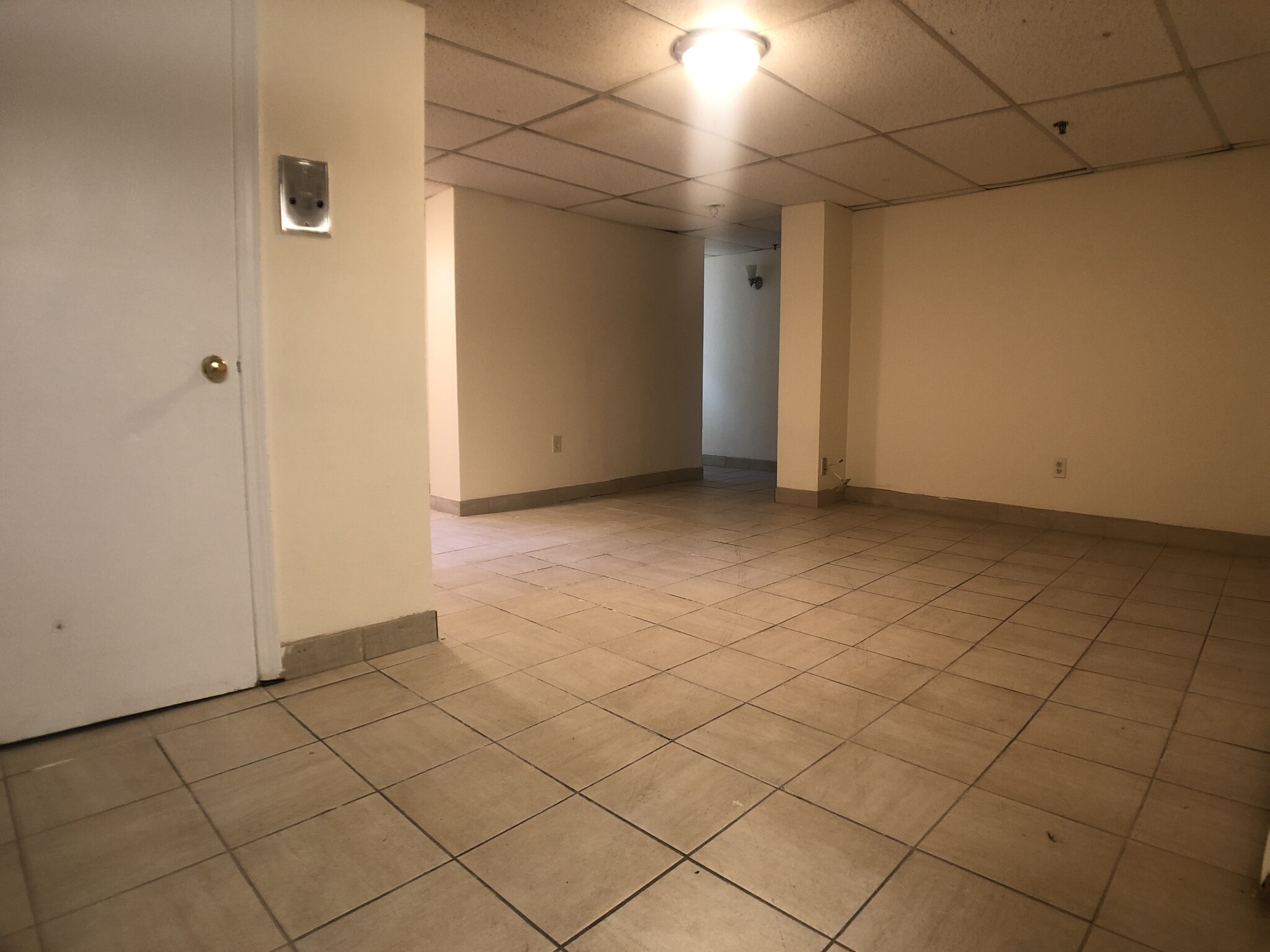 1160 Commonwealth Ave., Allston, MA - 2,800 USD/ month