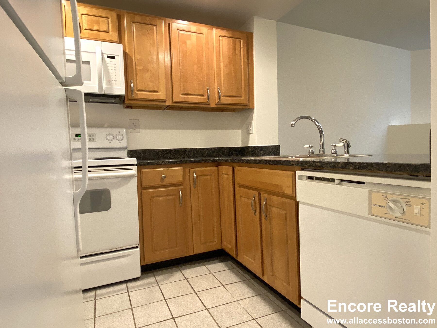 24 Queensberry St, Fenway