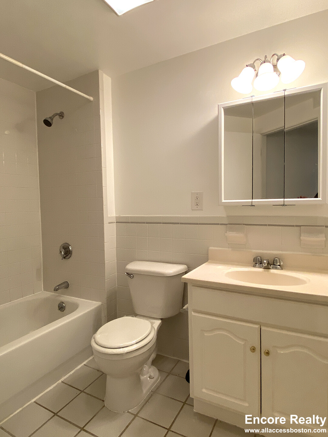 24 Queensberry St, Fenway