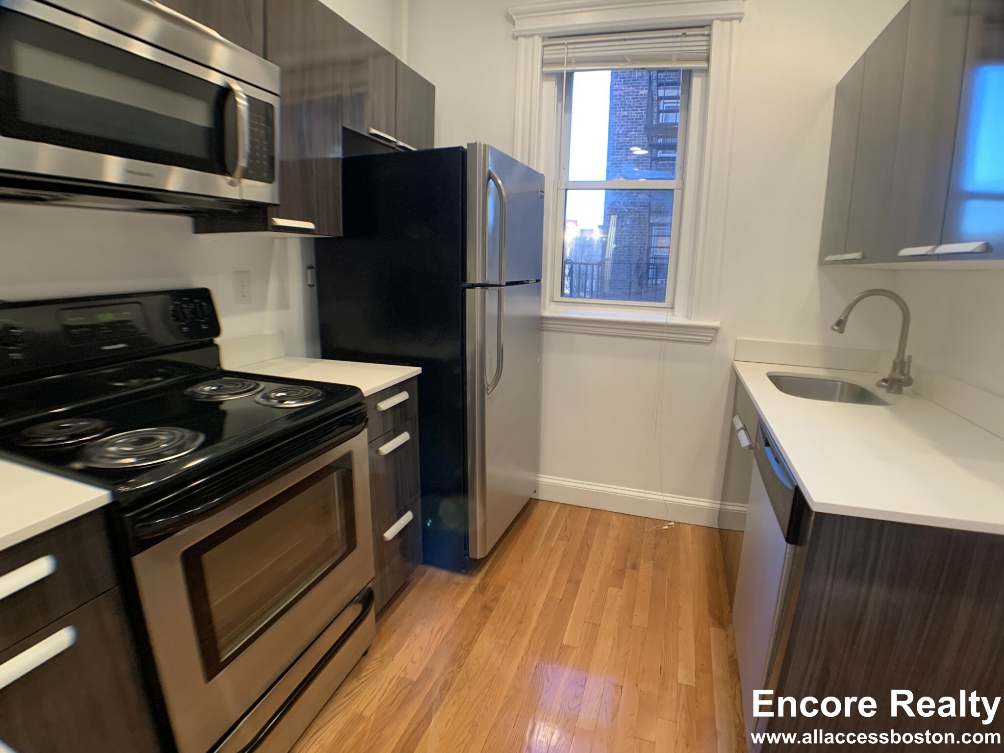 120 Peterborough St, Fenway