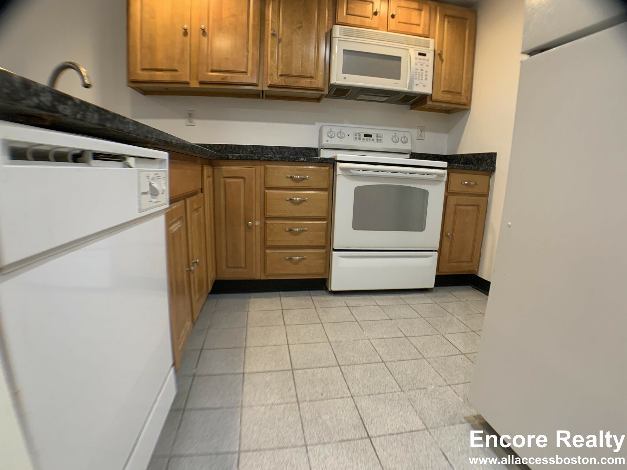 36 Queensberry St, Fenway