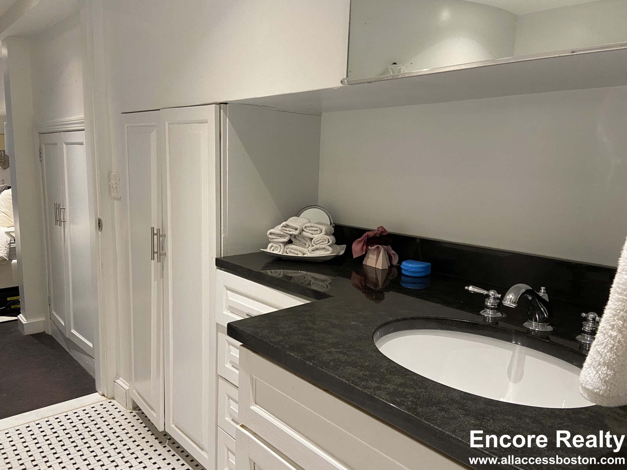 113 Beacon St, Back Bay