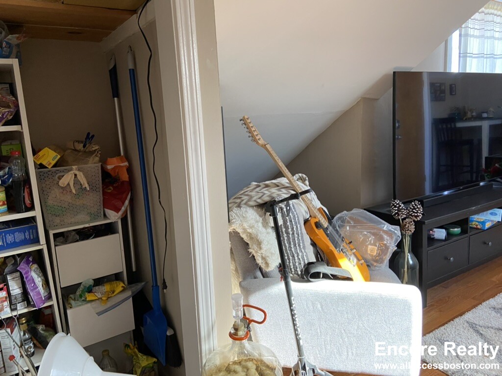 6  8 Sunset St, Mission Hill