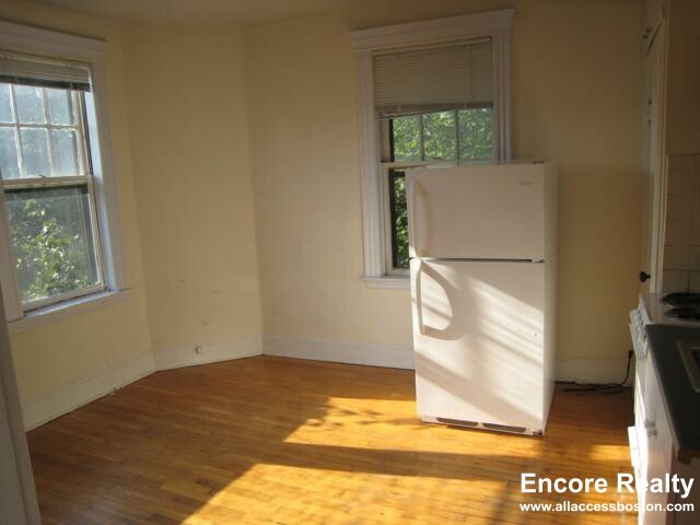 70 Strathmore Rd, Brighton