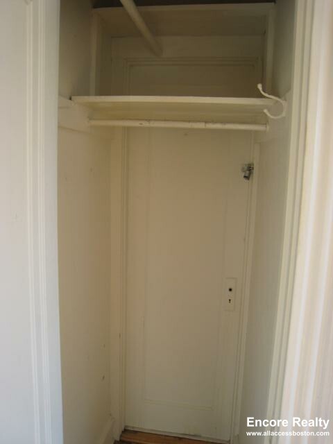 70 Strathmore Rd, Brighton