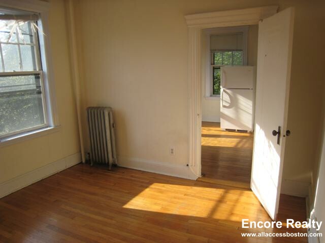 70 Strathmore Rd, Brighton