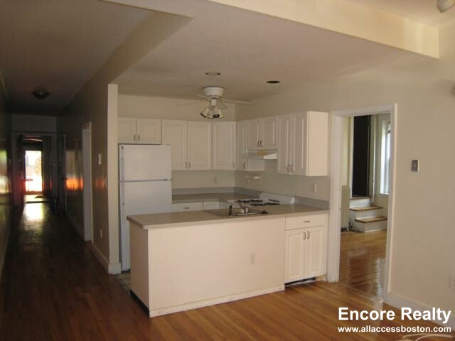 62 Egmont St., Unit 2 , Brookline, MA 02446