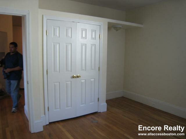 62 Egmont St., Unit 5 , Brookline, MA 02446