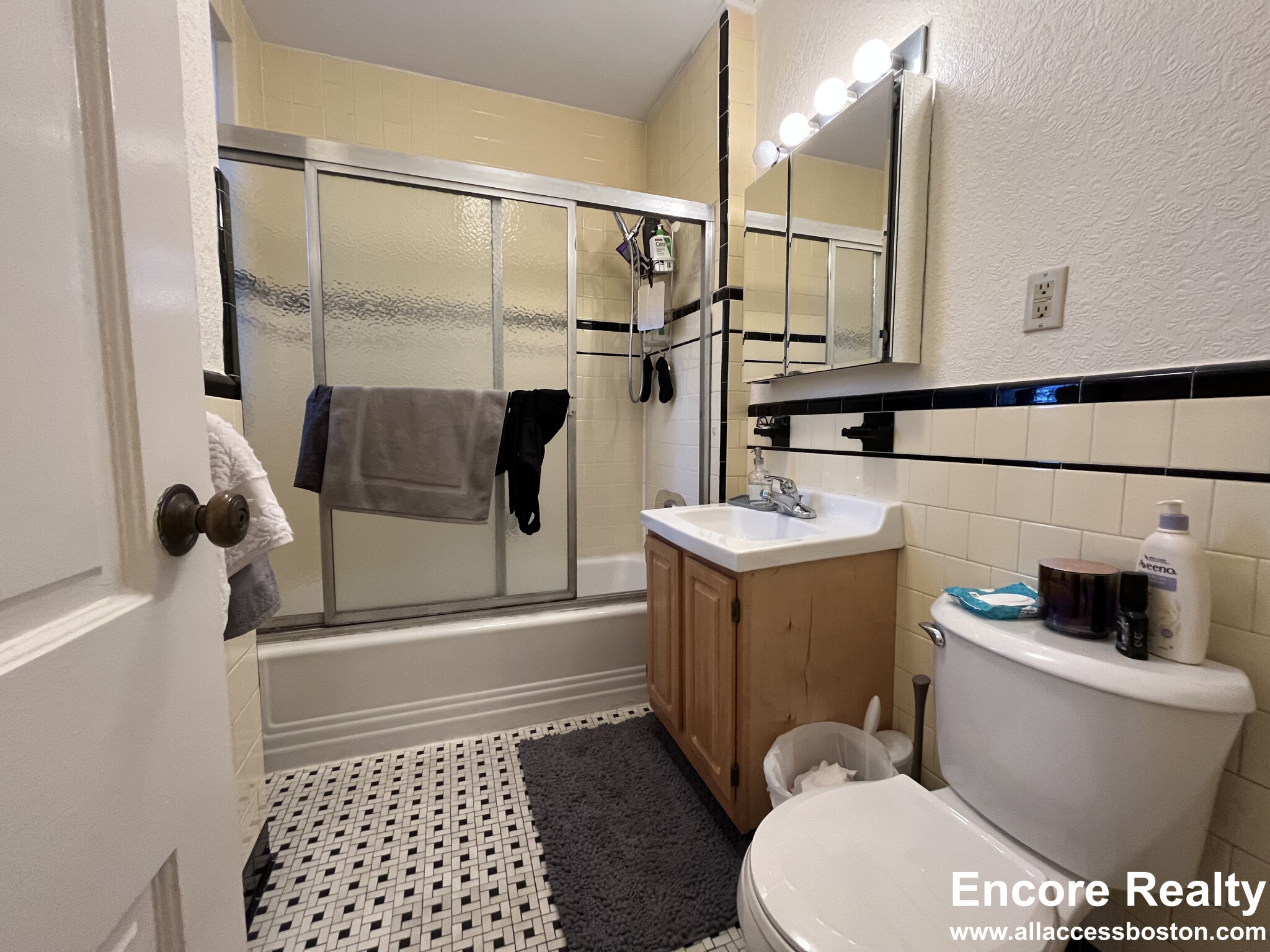 89 Longwood Ave, Coolidge Corner