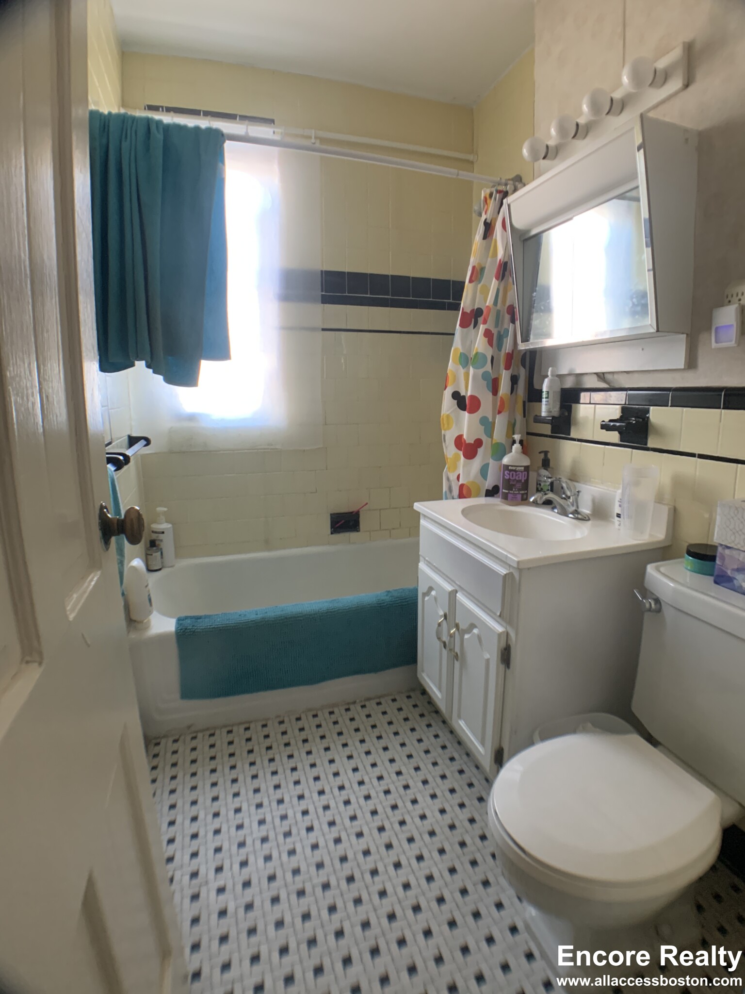 93 Longwood Ave, Longwood