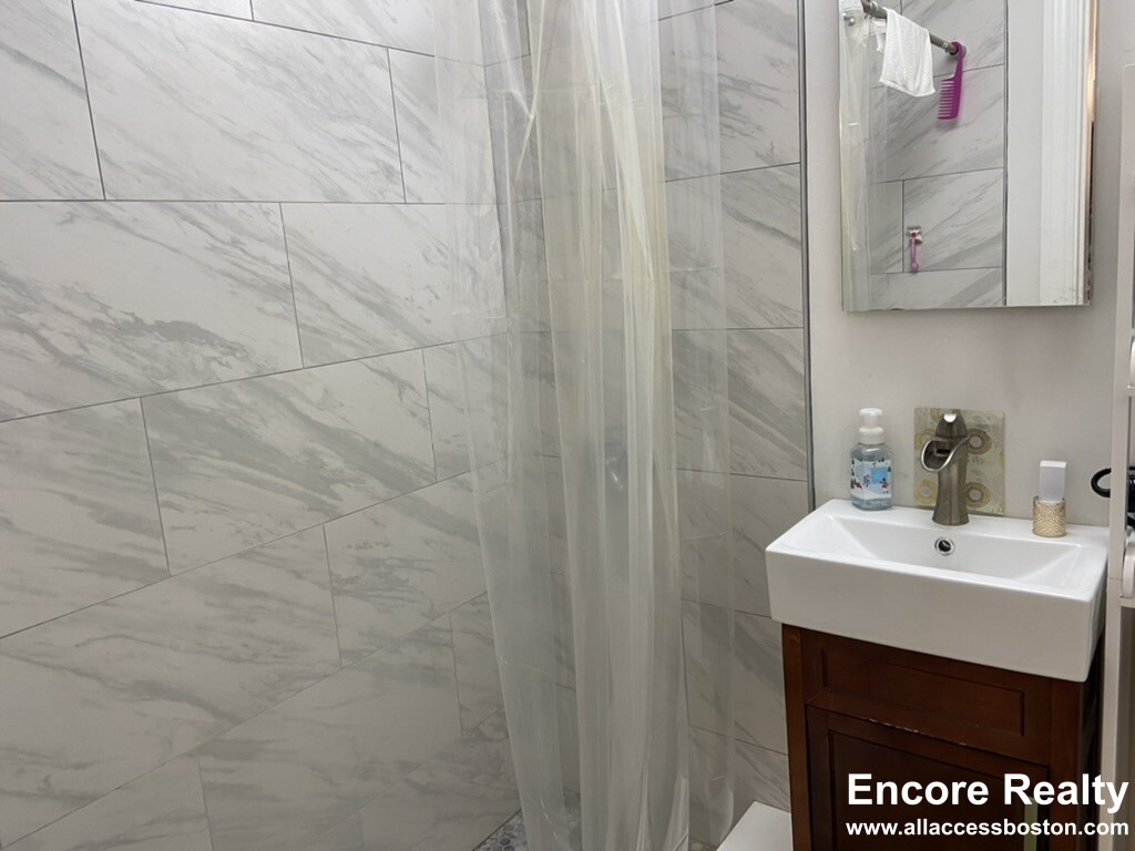 290 Commonwealth Ave, Back Bay