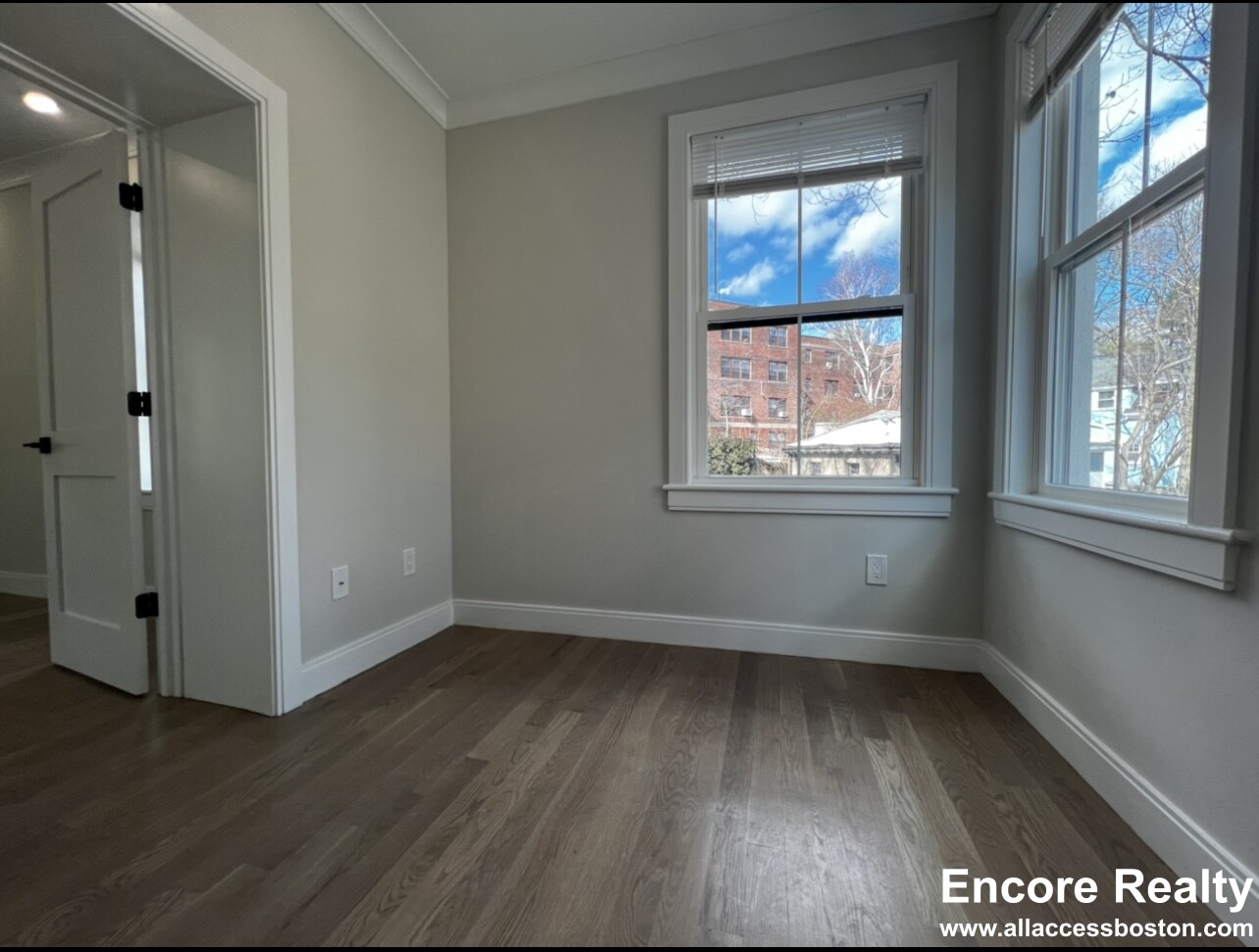 47 Englewood Ave, Brighton