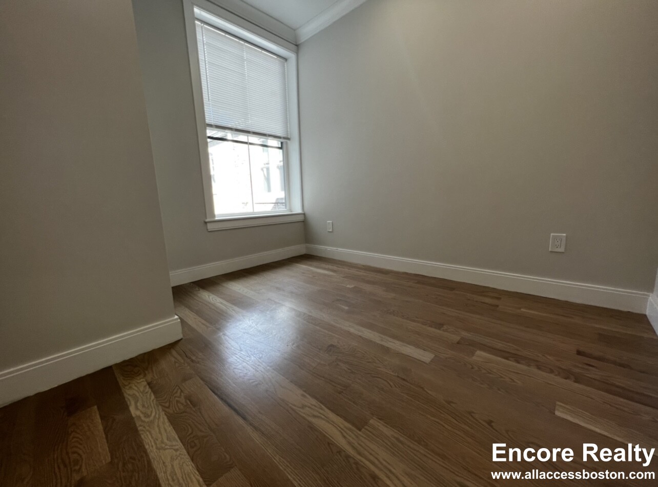 47 Englewood Ave, Brighton